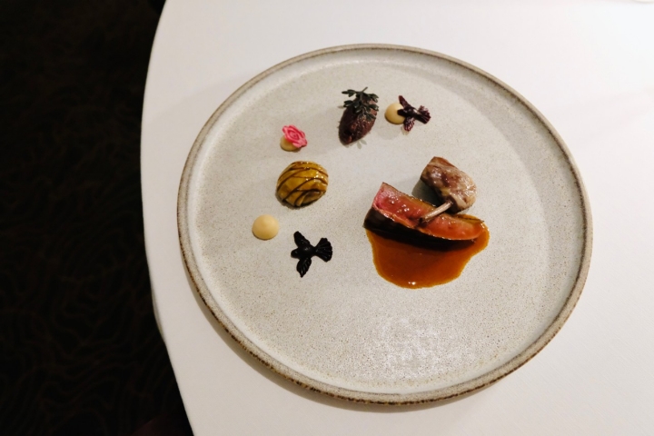 O pombo é um dos pratos da carreira