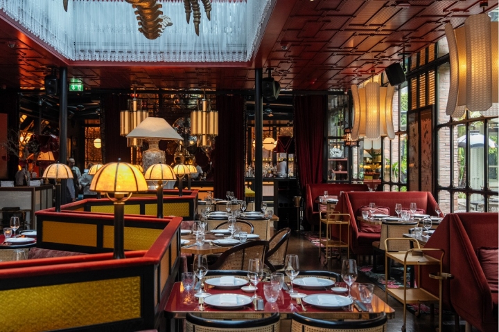 A decoração do espaço ficou a cargo do catalão Lázaro Rosa-Violán 