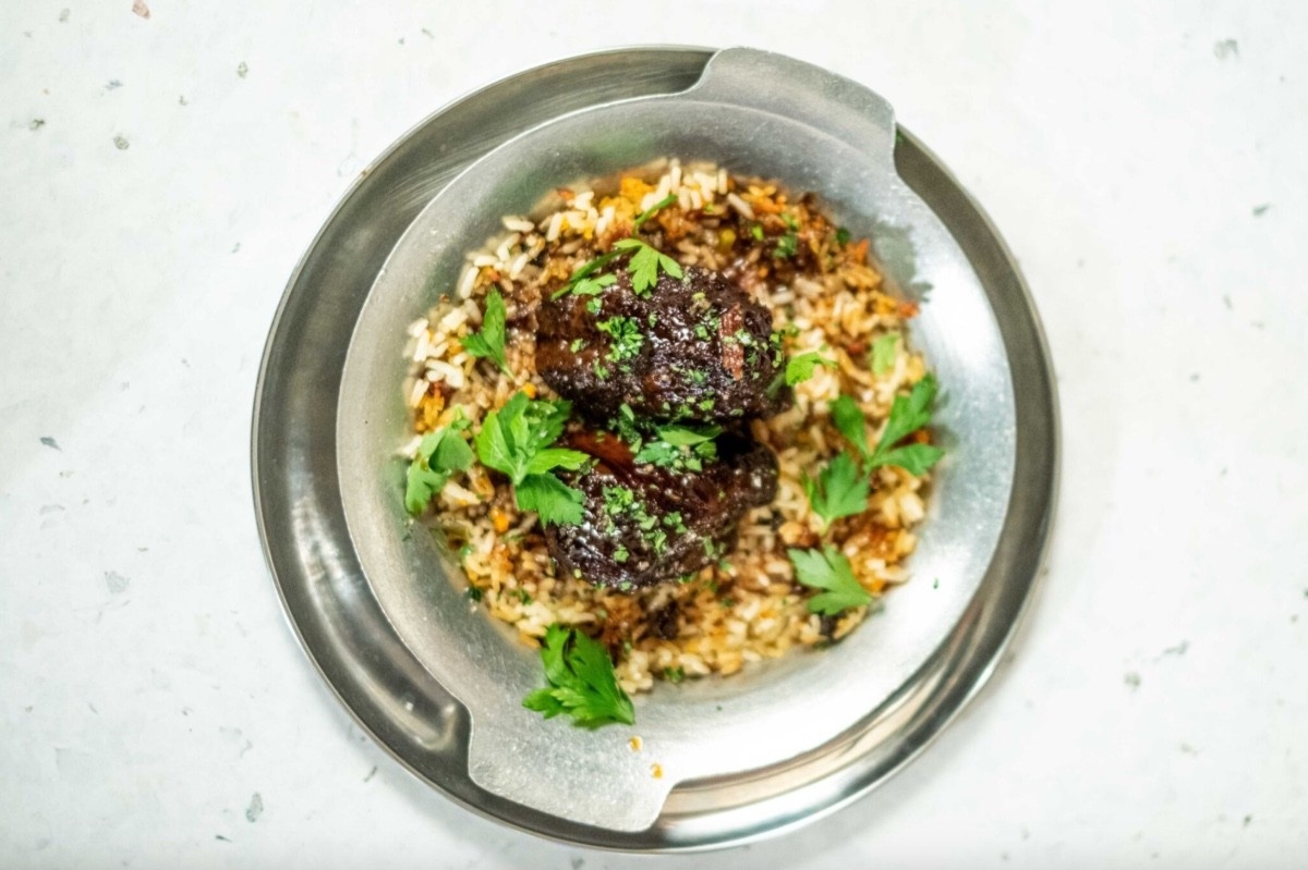 A Casa Capitão pôs uma Mesa gulosa e sem medo de ser política