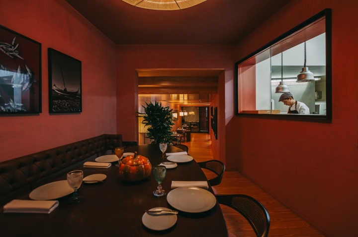   A Cozinha fica no centro histórico de Guimarães