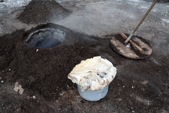 Se não tem um restaurante com lugar marcado, há que acordar cedo para conseguir uma caldeira