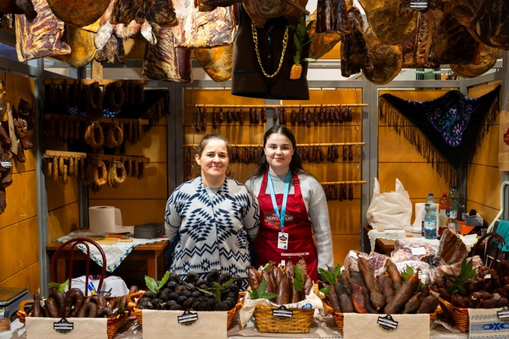 Vendedoras na Feira do Fumeiro de Montalegre 
