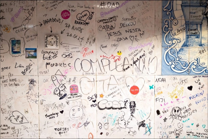 As paredes são um convite à arte vernacular  