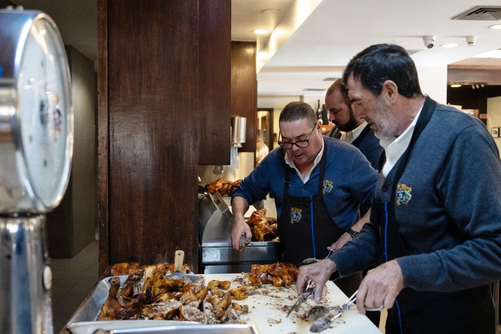 O leitão é pago ao peso, a 52 euros/quilo