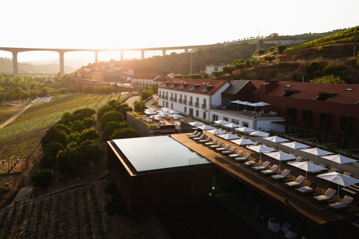 A vista do 16Legoas é quase tão impressionante quanto o menu de Vítor Matos e Vítor Gomes para a véspera de Natal.