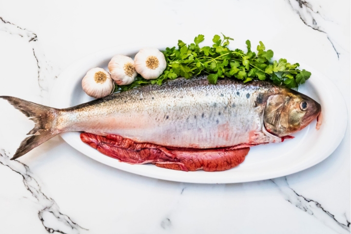 O Sável fêmea é mais saboroso, não só por causa das ovas, mas também pela gordura que acumula na barriga