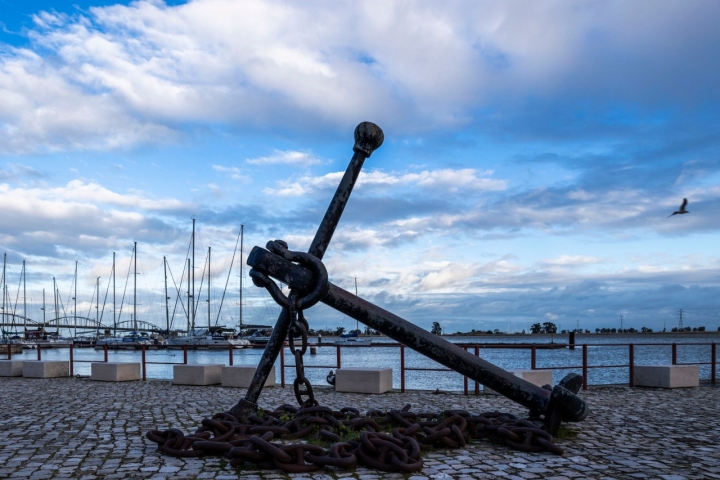 À beira do Tejo, lembra-se a cultura avieira