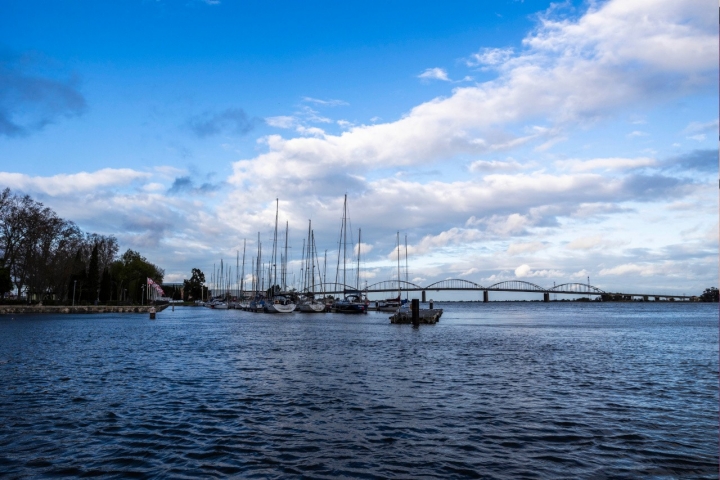 A zona ribeirinha é ideal para um passeio pós-almoço em Vila Franca de Xira