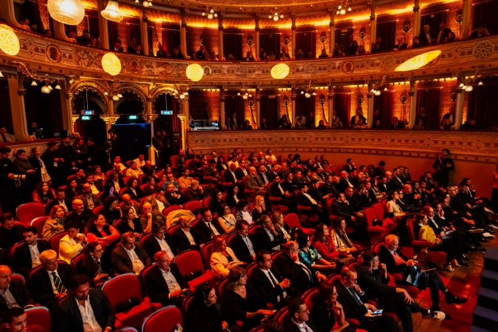 O Teatro Garcia de Resende, em Évora, encheu-se para ver brilhar os sóis