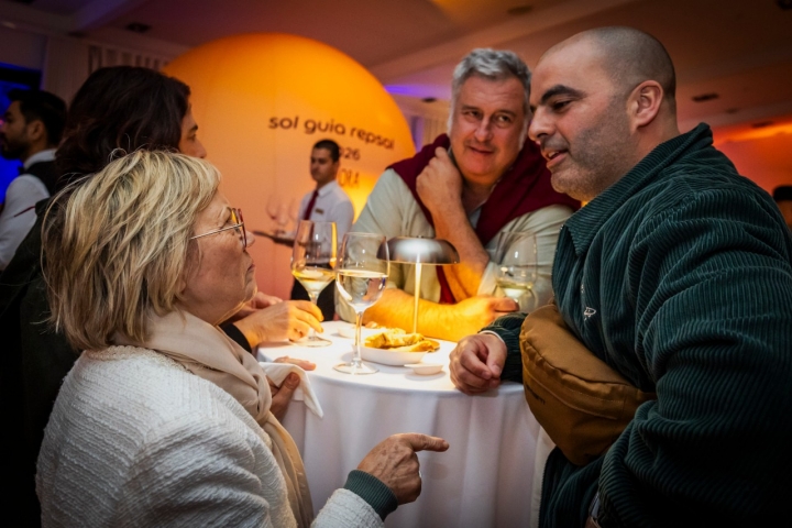 Justa Nobre (Nobre, 1 Sol Guia Repsol), Vasco Coelho Santos (Euskalduna, 2 Sóis Guia Repsol) e José Júlio Vintém (Tombalobos, 1 Sol Guia Repsol), já em plena festa dos chefs