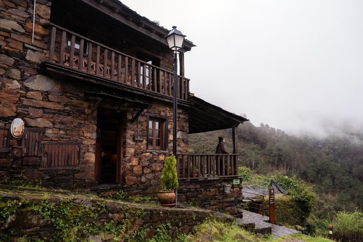 A Cerdeira – Home for Creativity é uma das 27 aldeias que integram a rede das Aldeias do Xisto