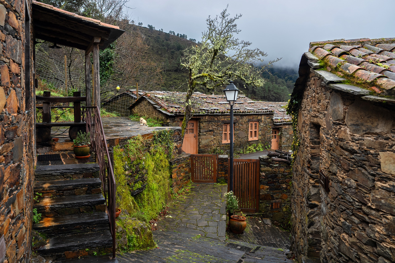 As casas de xisto alojam entre 2 a 6 pessoas