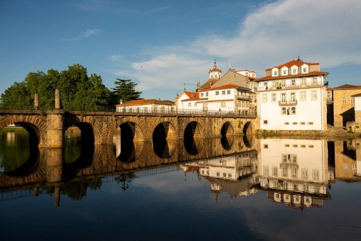  Escondida no interior do país, Chaves compensa bem a viagem