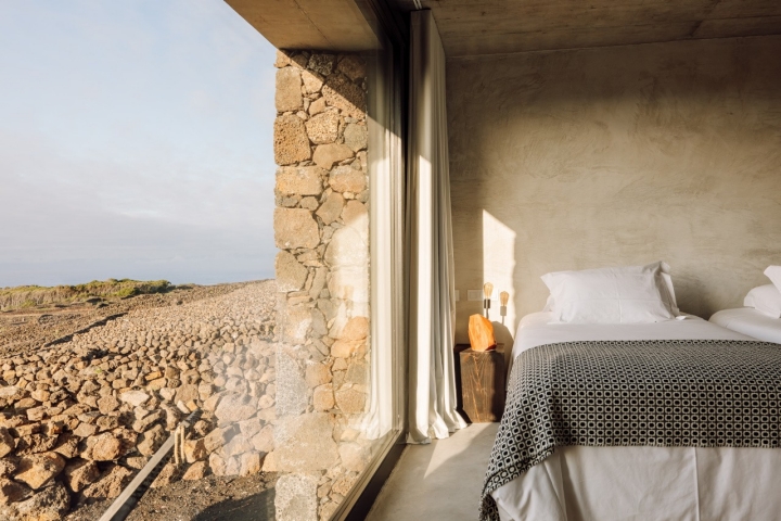 O edifício da produtora de vinhos é também hotel e conta com cinco quartos 