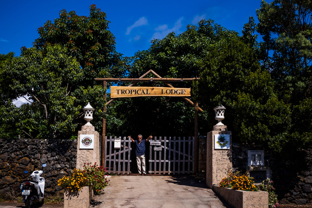 A Coffee Cabana é uma das mais conhecidas explorações de café da Terceira.