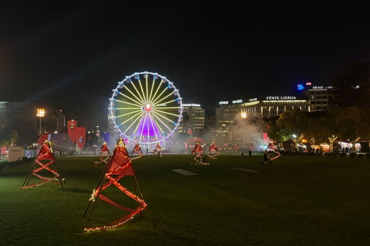A roda gigante é a grande atracção do Wonderland Lisboa (fotografia CML)