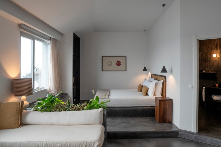 Em 2022, a designer espanhola Daniela Franceschini redesenhou o hotel White.