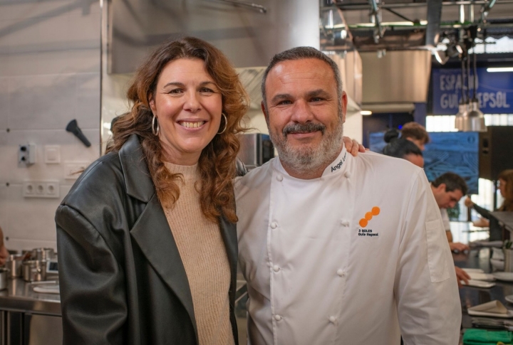 María Ritter, directora de Guía Repsol, y Ángel León, el chef del mar.