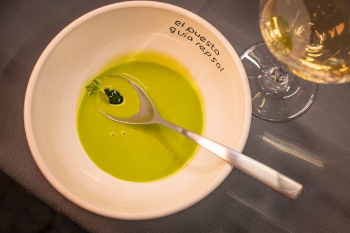 Sopa fría de hierbabuena y plancton marino.