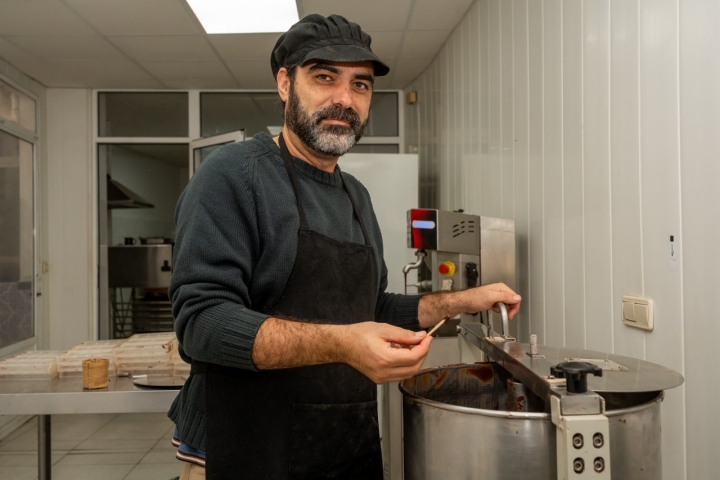 Fernando Moro elabora desde 2019 un chocolate de origen único, sin conservantes.