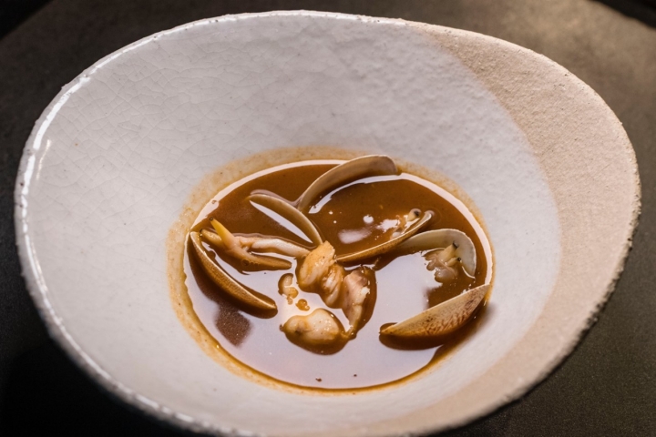 La sopa de pescado de ‘Kaia-Kaipe’ con representaba a Lidia Olaizola, jefa de Sala del restaurante de Getaria. 
