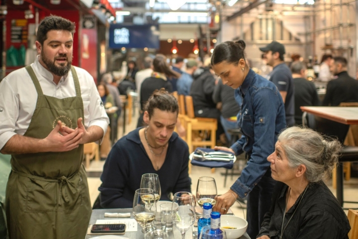 Servicio en el pop-up Fresh! de Mesón Sabor Andaluz.