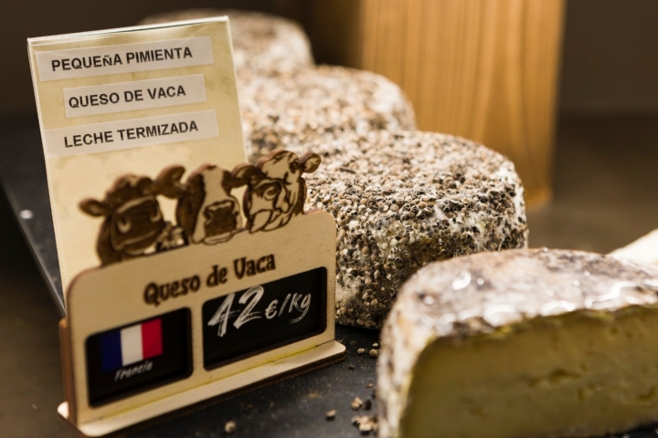 Queso de vaca francés de leche termizada. 