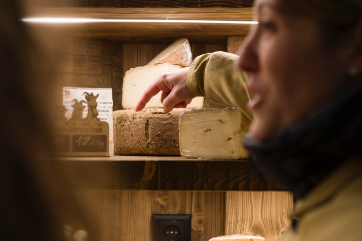 A Mari Carmen le gusta dedicar tiempo a sus clientes. 