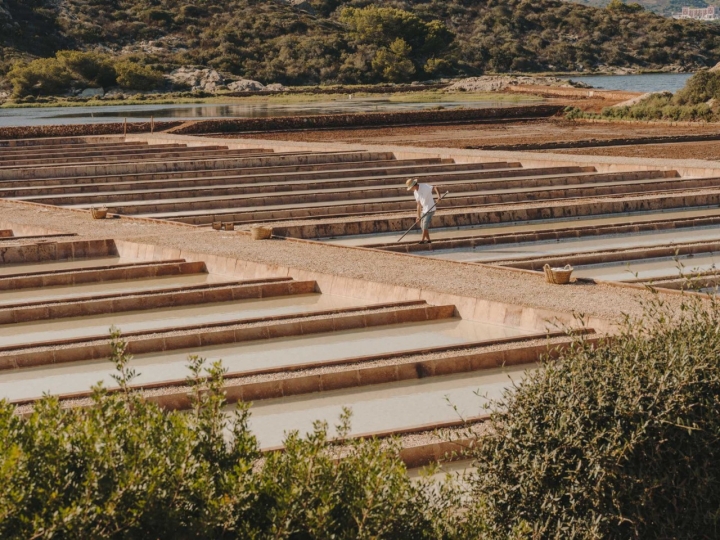 Este proyecto ha recuperado los métodos ancestrales de recogida de sal. Foto: Salinas de la Concepción