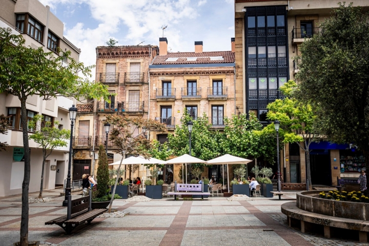 La terraza ocupa parte de la plaza del Olivo