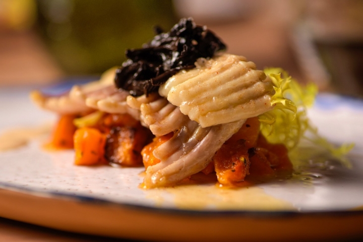 Plato de raya en escabeche del restaurante Arrueiro (Laxe, A Coruña).