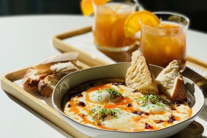 También hay opciones para quien prefiera desayunar salado.