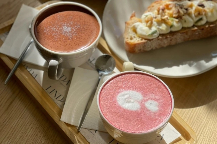 Bebidas de todo tipo desde por la mañana.