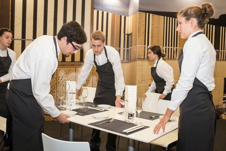 Alumnos de la Basque Culinary Center durante Gastronomika 2016. Foto: Sofía Moro.