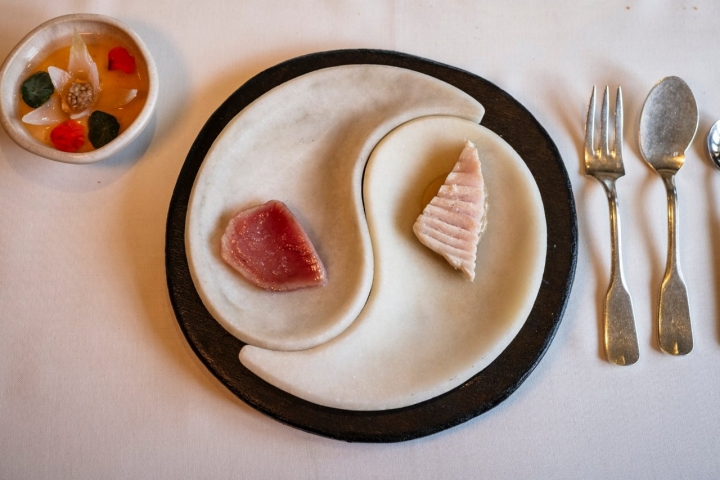 Plato de bonito del restaurante Casa Marcial (Asturias).