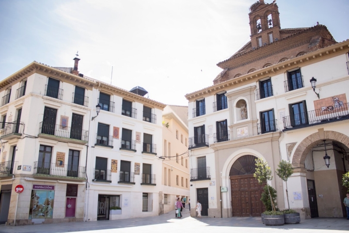 El restaurante resulta un homenaje a la verdura navarra en plena plaza de los Fueros