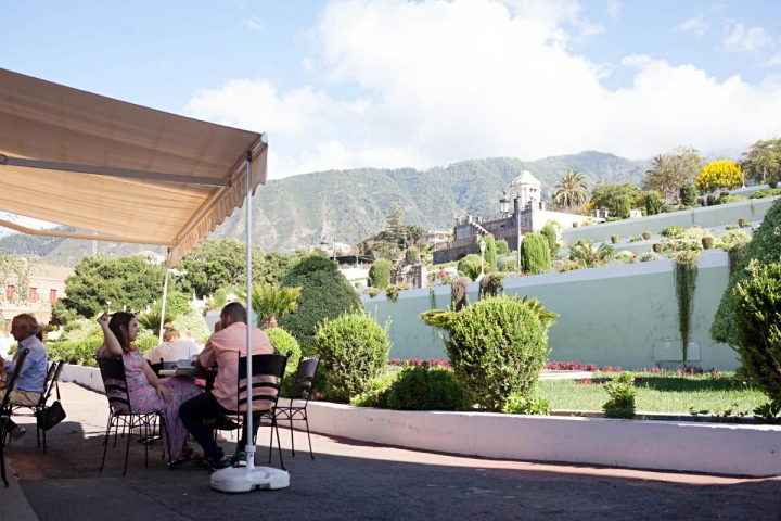 En el interior del local también se pueden degustar sencillos platos salados.