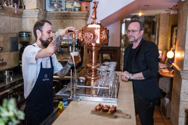 Donde Comer Torreznos en Madrid El padrusco barra