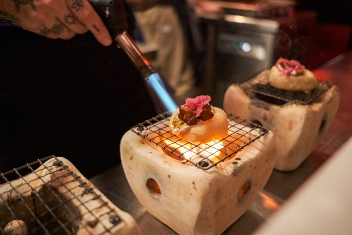 Acabando la panceta glaseada.