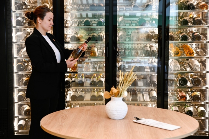 Angélica, jefa de sala y responsable de la bodega