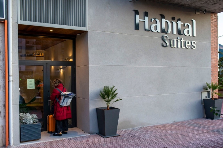 fachada hotel habital suites jaca