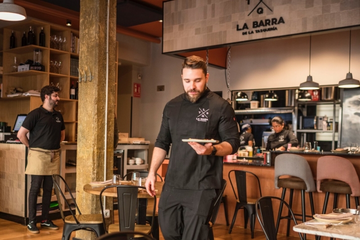 'La Barra de la Tasquería' recupera el antiguo local de Duque de Sesto.