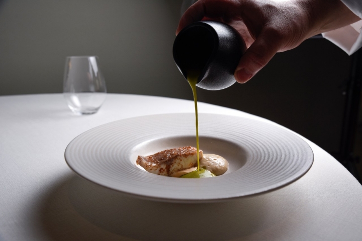 Lubina curada en agua termal.