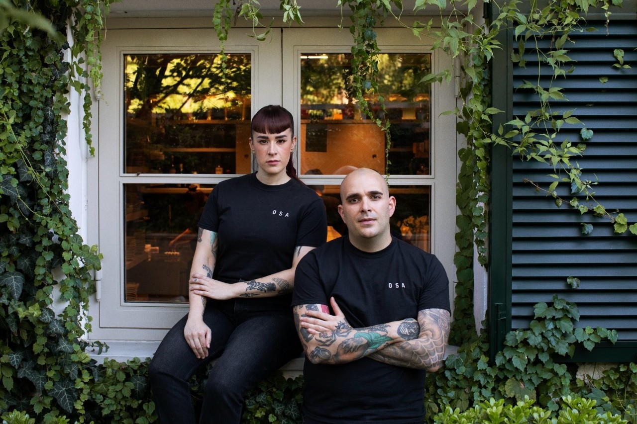 Los chefs de 'OSA': Sara Peral y Jorge Muñoz.
