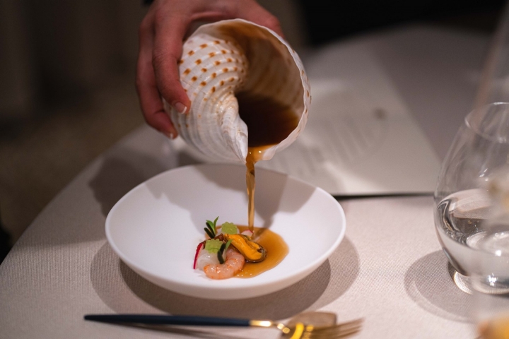 Rest Voro ensalada de mariscos y palo cortado