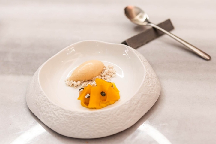 Ellos mismos elaboran la torta de aceite para el helado.