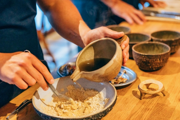 La preparación del gofio retrotrae al comensal generaciones atrás