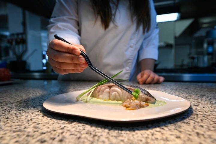 Restaurante As Garzas mero con grelos y ajada blanca