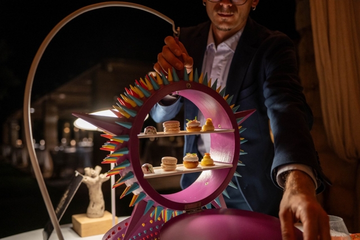 La vistosa 'Fiesta Piñata' de los 'petit fours'