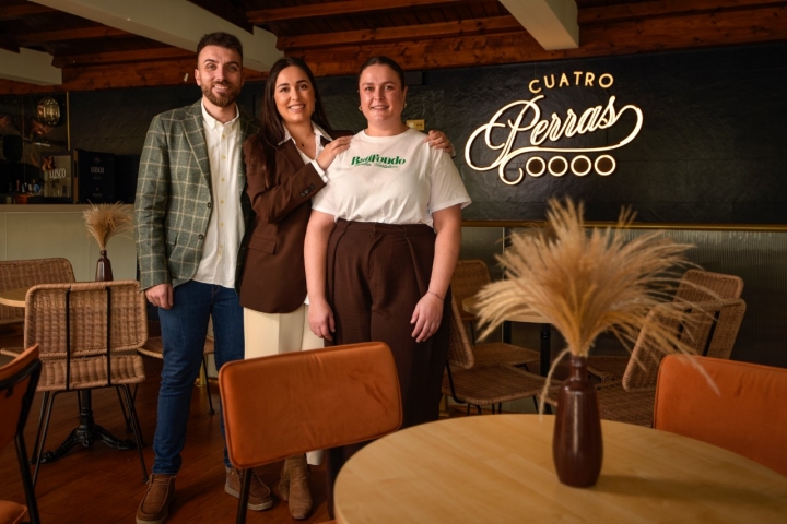 Carlos, Aroa y Alba son el núcleo de la Familia Batifondo.